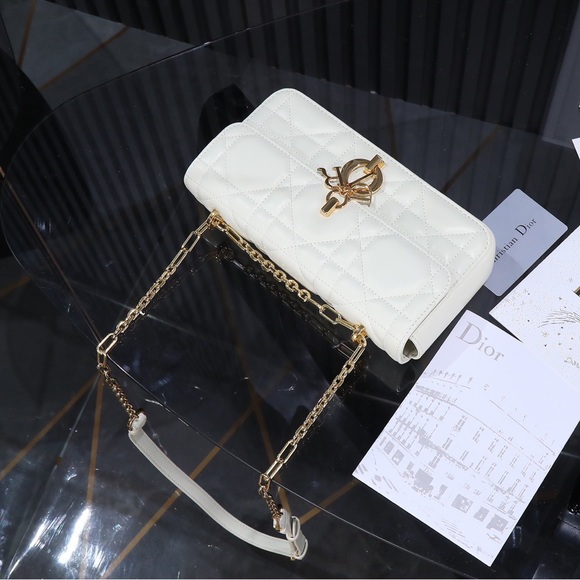 Dior Cream Quilted Crossbody Bag with Gold Chain - Picture 1 of 5